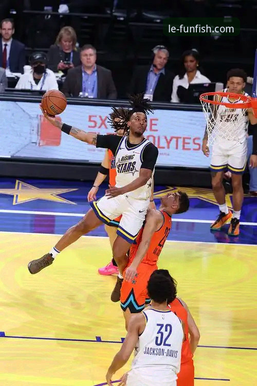 恒大王朝的兴衰，为何总让人想起那些在乐鱼体育iOS版上追过的比赛？